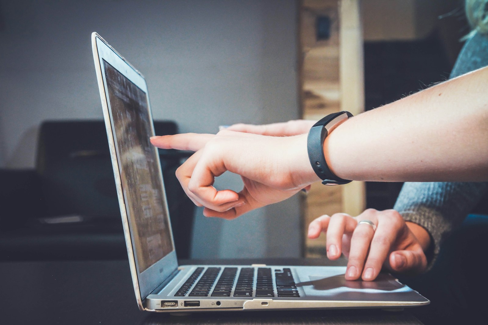 Reviewing electronic files on a laptop